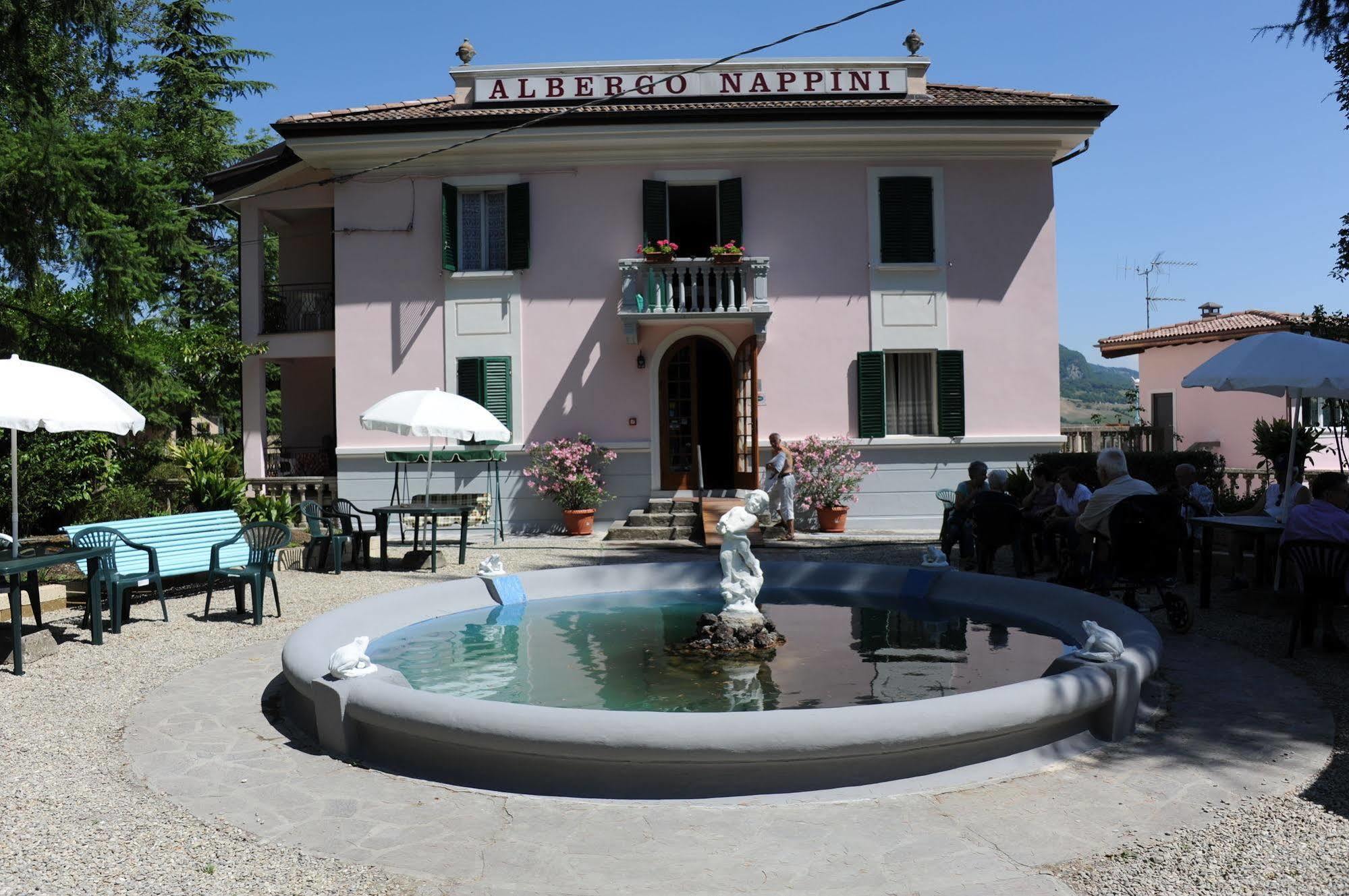 Albergo Nappini Lizzano In Belvedere Exteriör bild